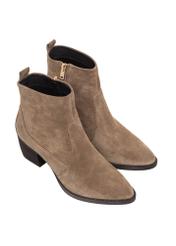Women's suede ankle boots in cool beige color BUTYD-1005A-1K(Z26), diagonal product view on a white background.