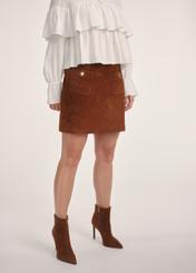 Suede mini skirt in cognac color SPCDS-0078-3205(Z25), product visible from the front on the model, half of the silhouette visible.