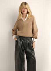 Women's camel sweater SWEDT-0162-1D(Z26), front view of the product on the model. Half of the silhouette visible.