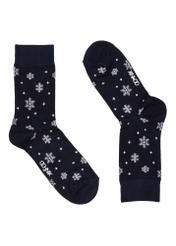 Men's black socks with a winter print SKAMT-0204-9P(Z26), front view of the product on a white background.