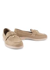 Beige leather women's moccasins BUTYD-1256-1B(W26) - diagonal product view, on a white background.