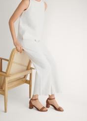 Women's camel leather sandals BUTYD-1179-1D(W26), side view of the product on the model's feet.