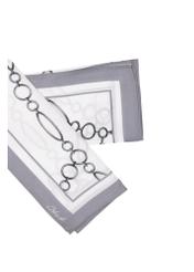 Women's scarf with chain motif SZADT-0229-0P(Z26) - close-up of detail, on white background.