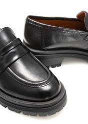 Women's leather moccasins in black BUTYD-1187-99(Z25), close-up of the product detail on a white background.