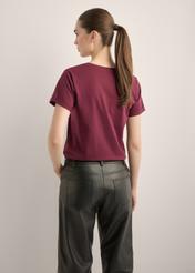 Burgundy women's T-shirt TSHDT-0149-4D(Z26), product view from the back on the model. Half of the silhouette visible.