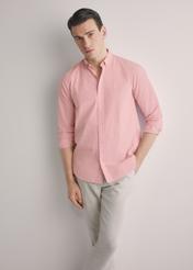 Men's pink checkered shirt KOSMT-0360-5B(W26), front view of the product on the model. Half of the silhouette visible.
