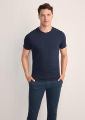 Men's basic T-shirt set ZESMT-0040-00(KS), front view of the product on the model against a white background. Half of the silhouette visible.