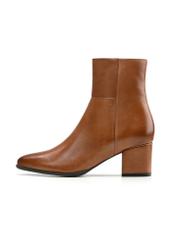 Women's leather ankle boots in cognac color BUTYD-1186-87(Z25), product view from the side on a white background.-02