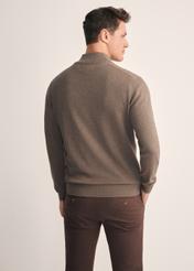 Brown men's sweater SWEMT-0174-90(Z25), back view of the product on the model. Half of the silhouette visible.