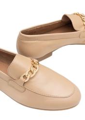 Women's dark beige leather moccasins with chain BUTYD-0914A-1B(W26), close-up of the product detail on a white background.