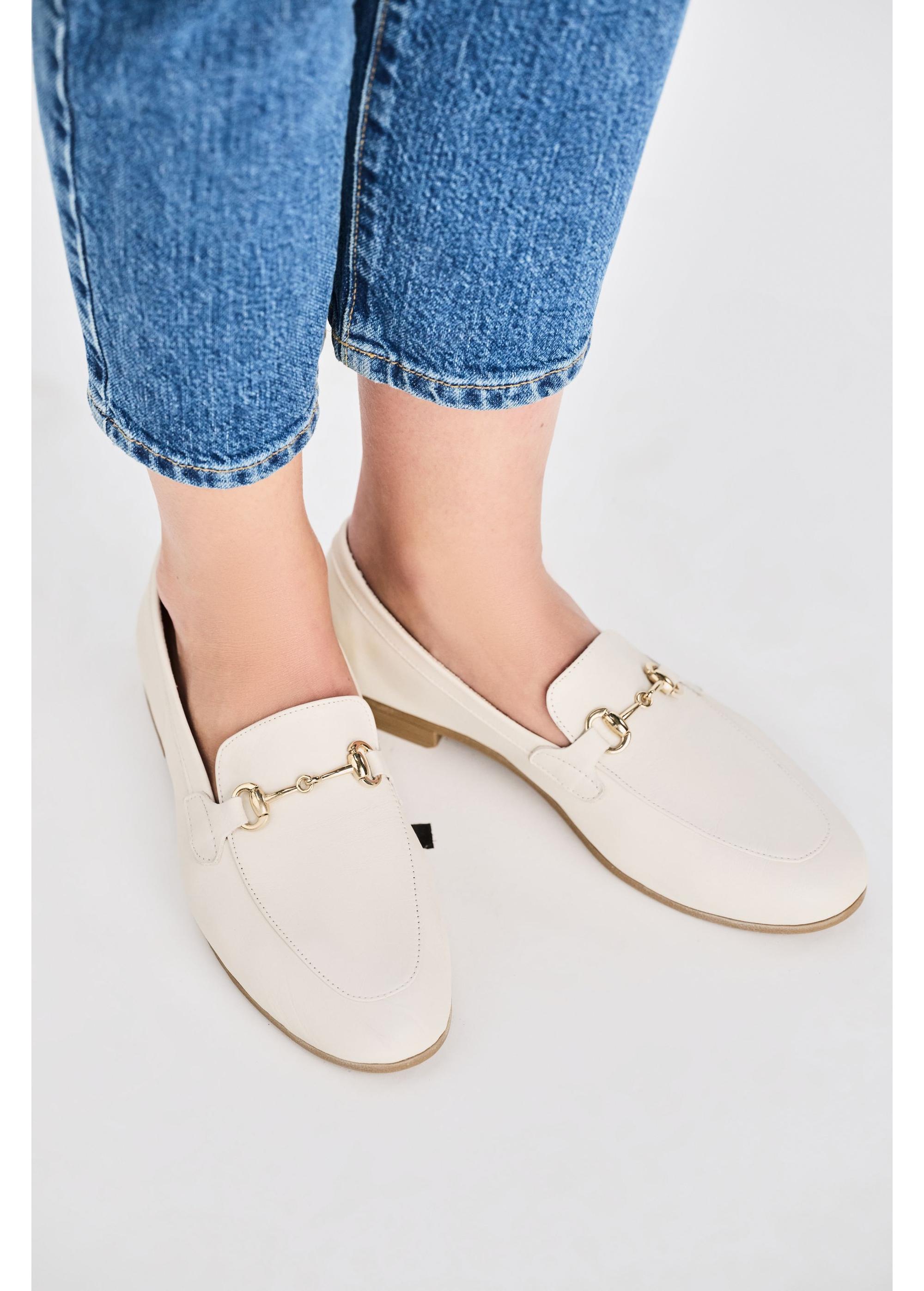 Beige leather women's moccasins with buckle BUTYD-1075-12(W25)-08