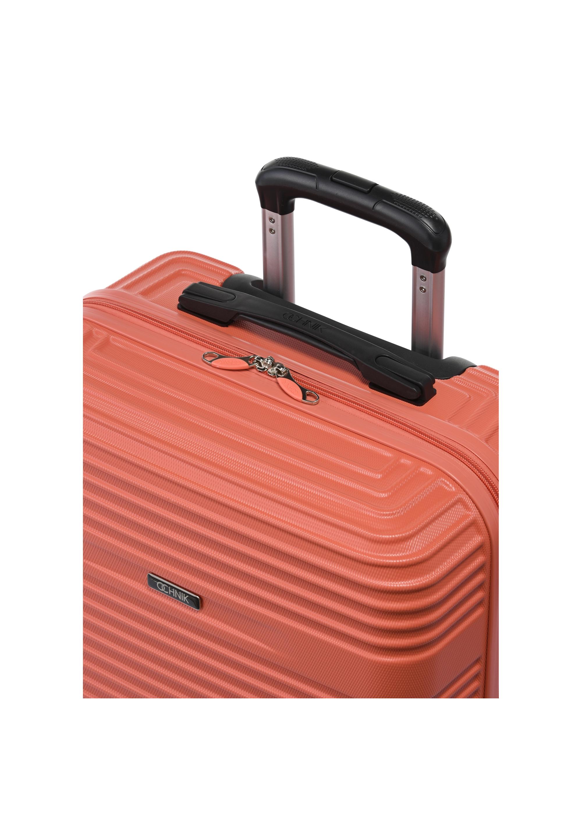 Medium suitcase on wheels WALAB-0040-18-24(W25)