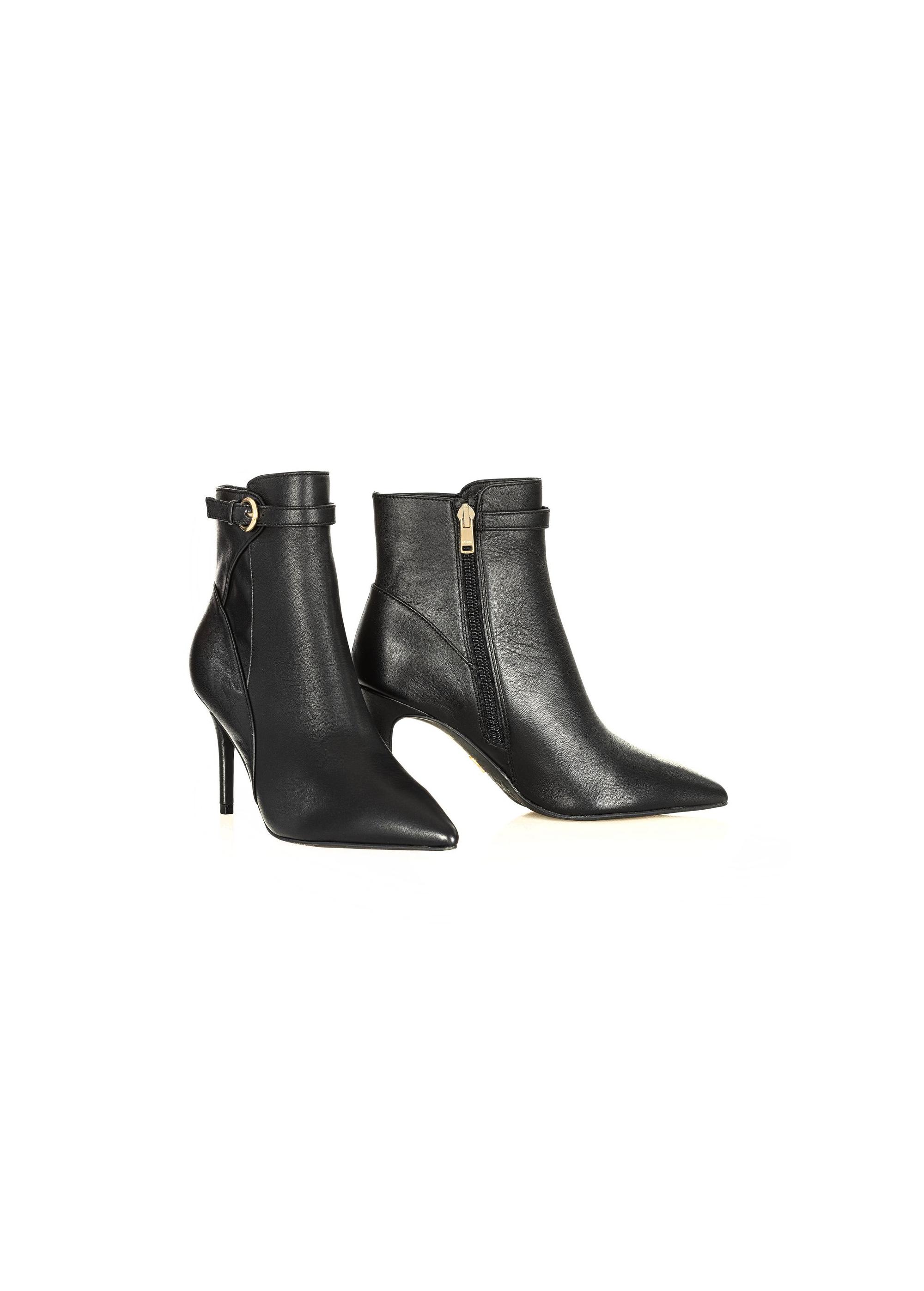 Black leather ankle boots with a high heel BUTYD-1123-99(Z24)-01