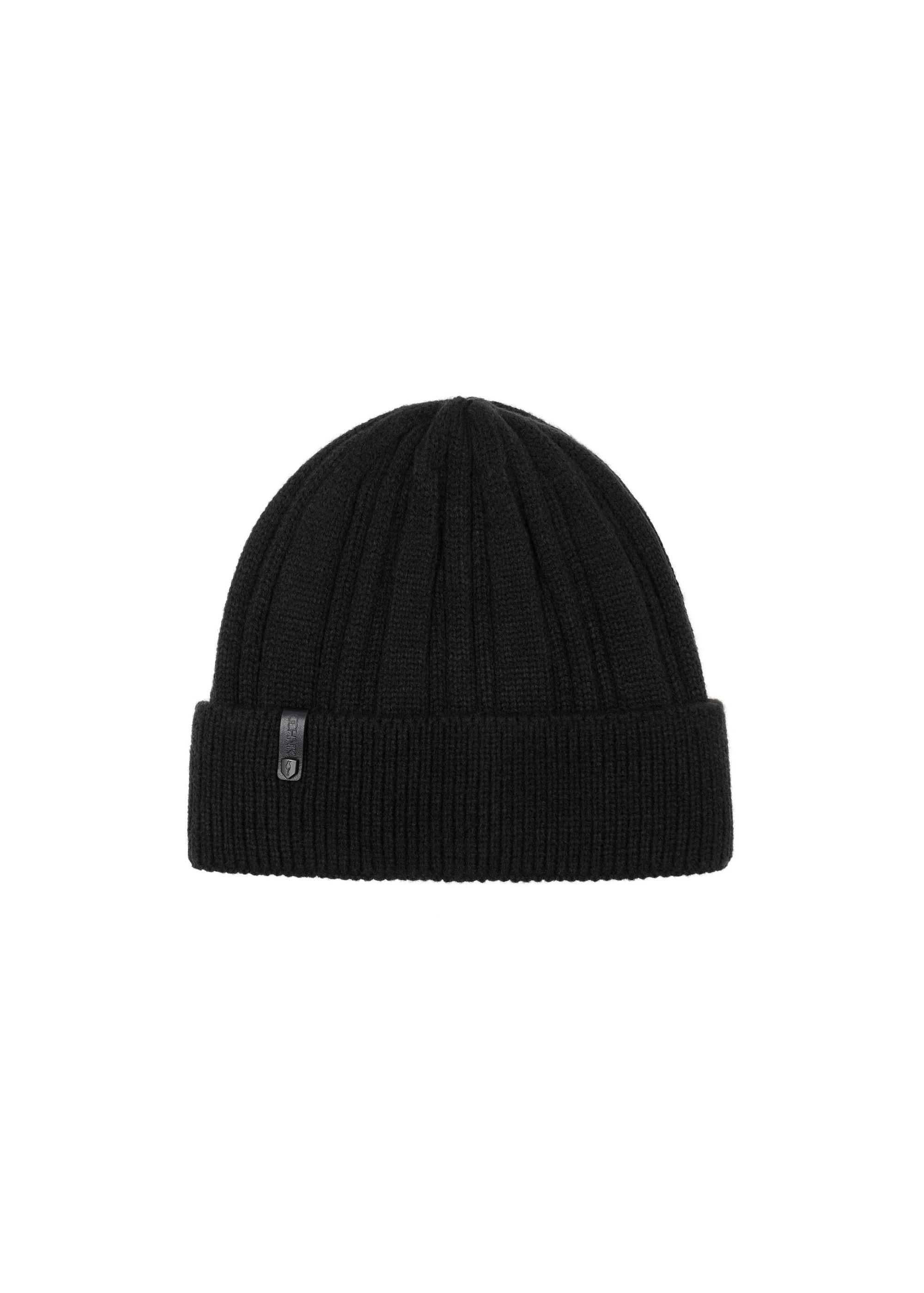 Classic black men's winter cap CZAMT-0069-99(Z24)-02