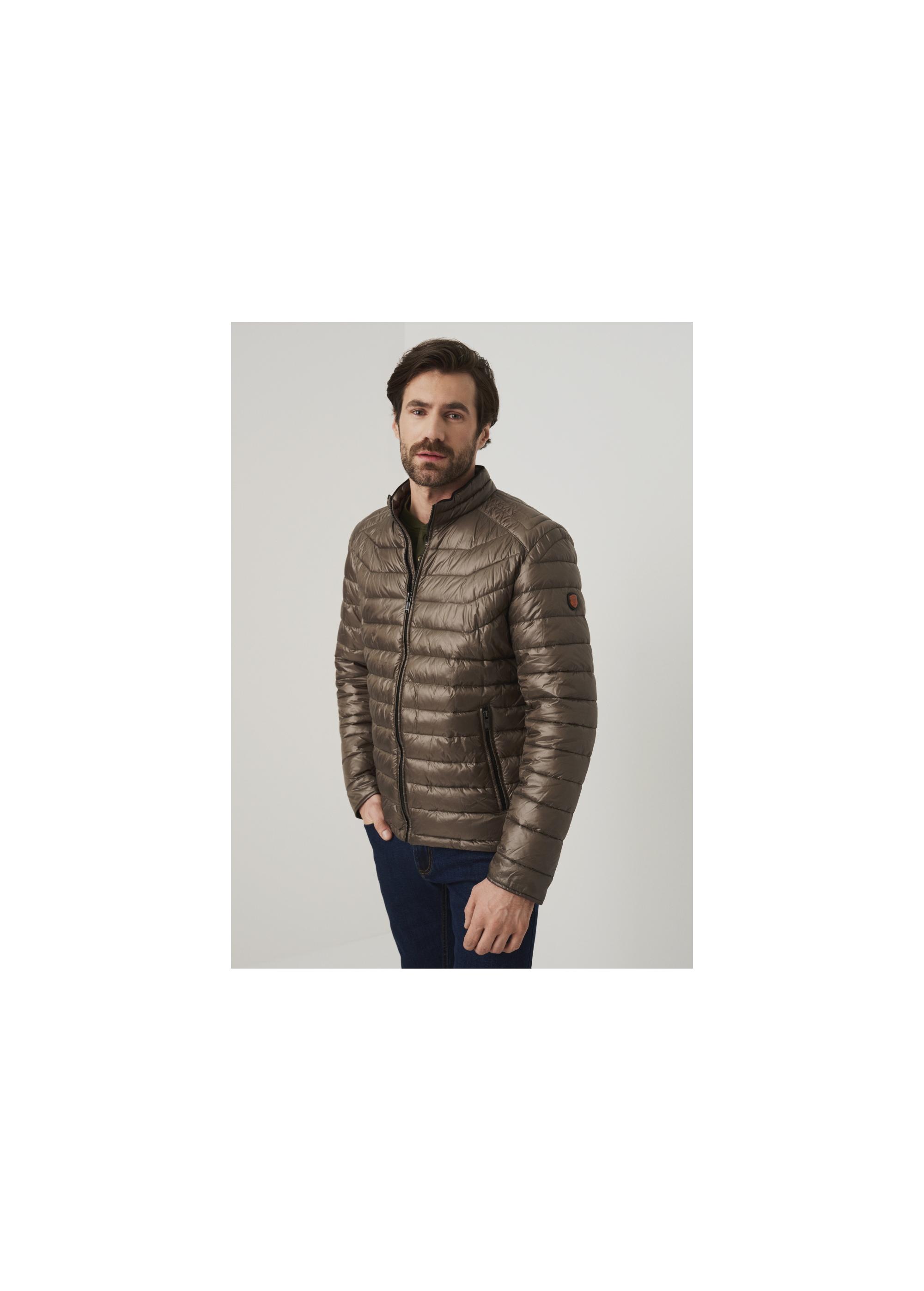 Men's quilted jacket with stand-up collar KURMT-0260-82(W23)-01