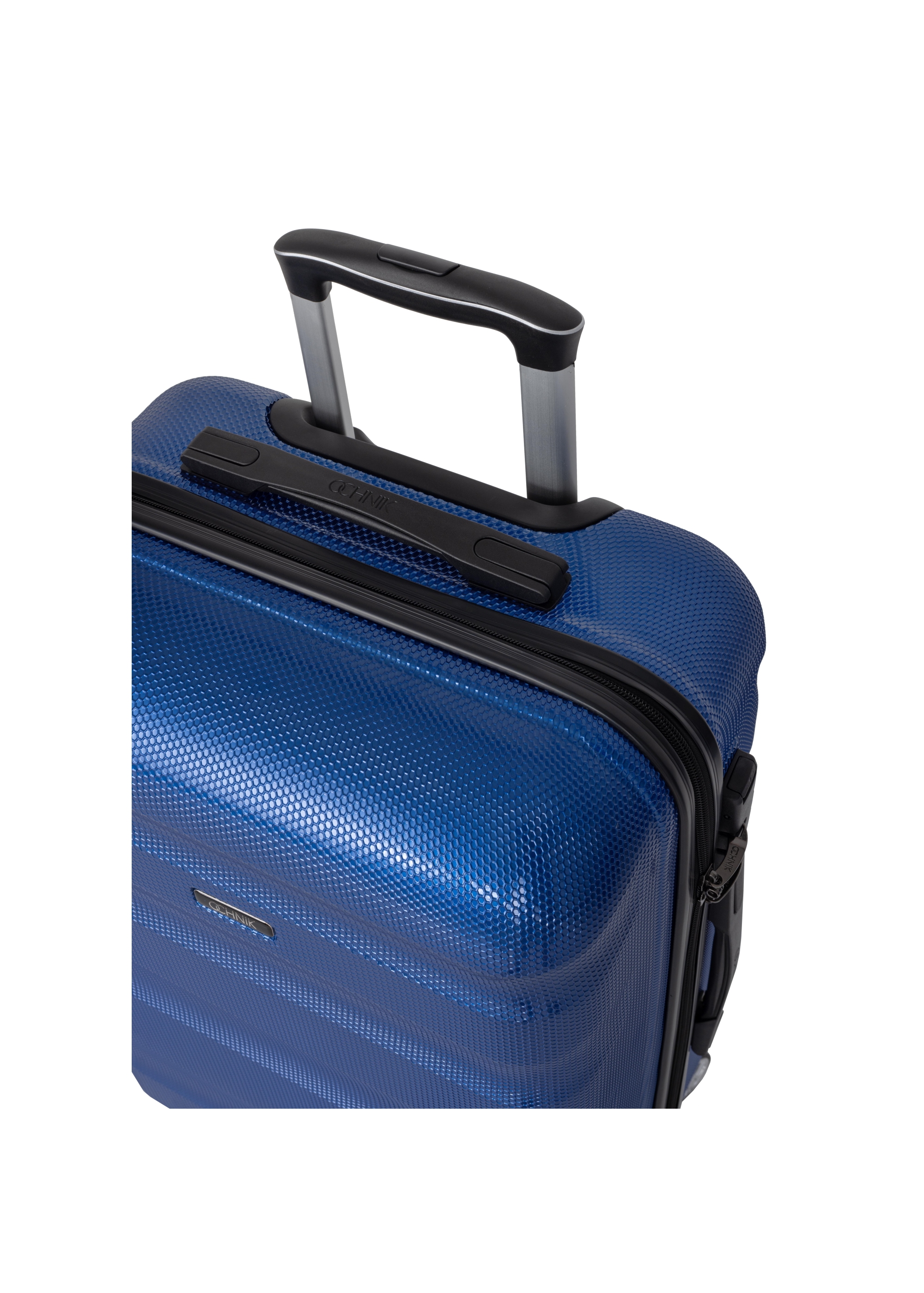 Medium suitcase on wheels WALPC-0012-69-24(W24)-07