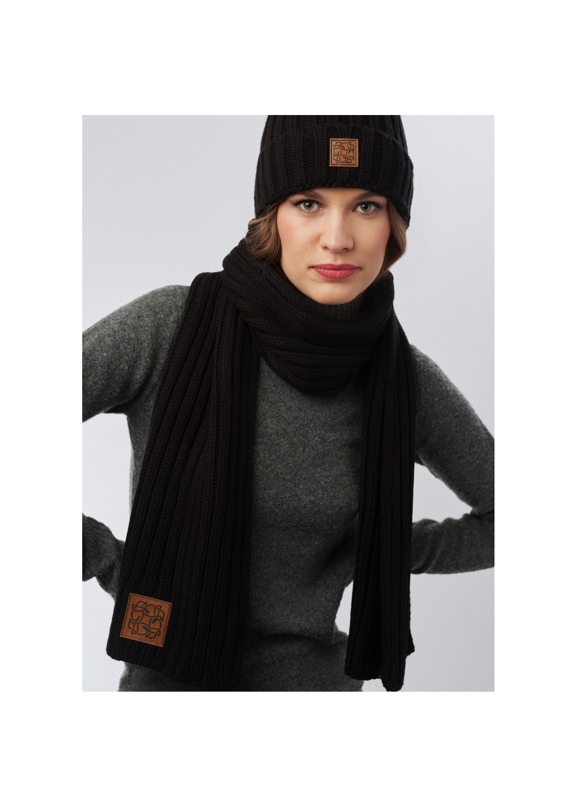 Women's long black scarf SZADT-0150-99(Z23)-01