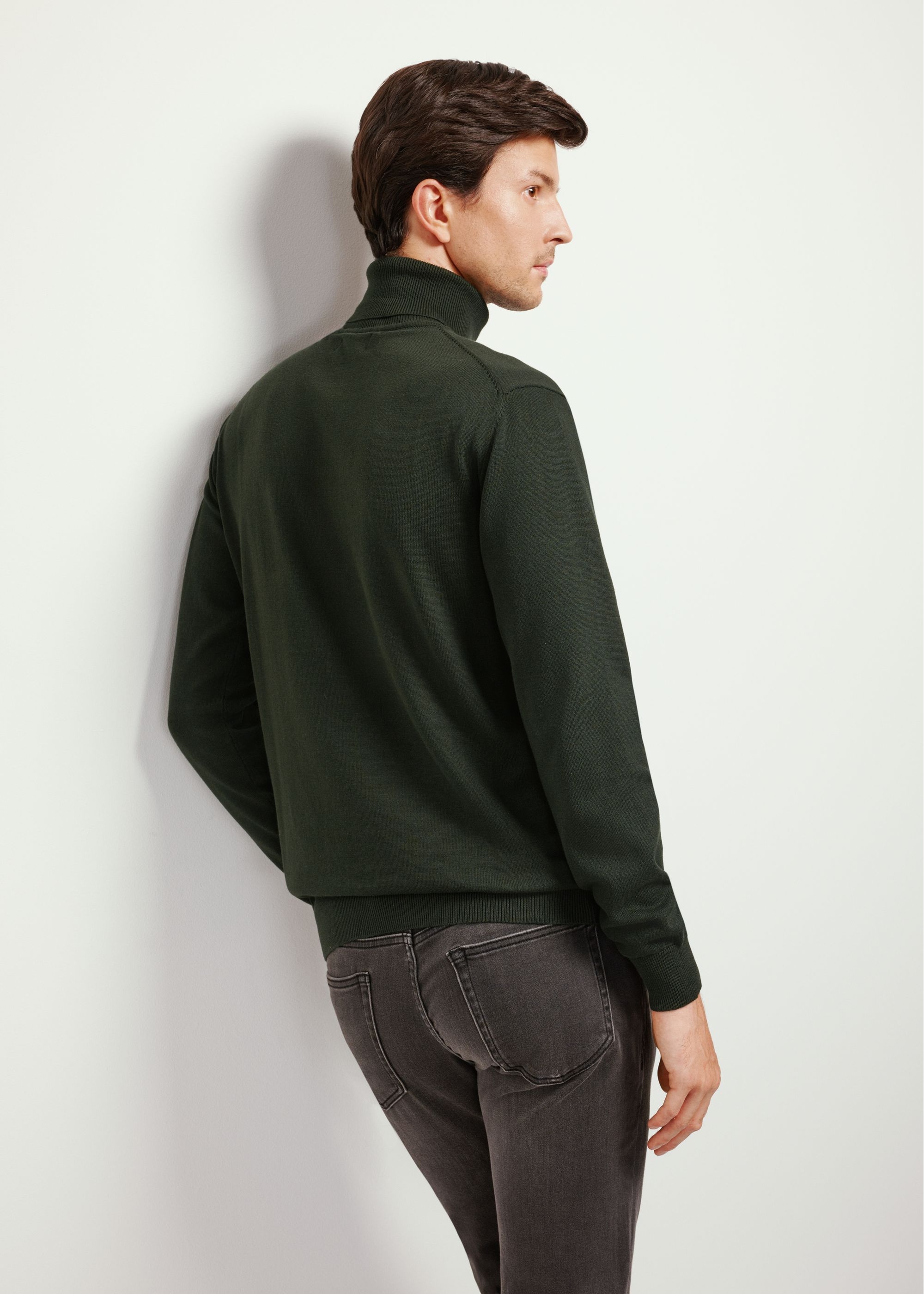 Dark green men's turtleneck sweater SWEMT-0095A-55(Z24)-03