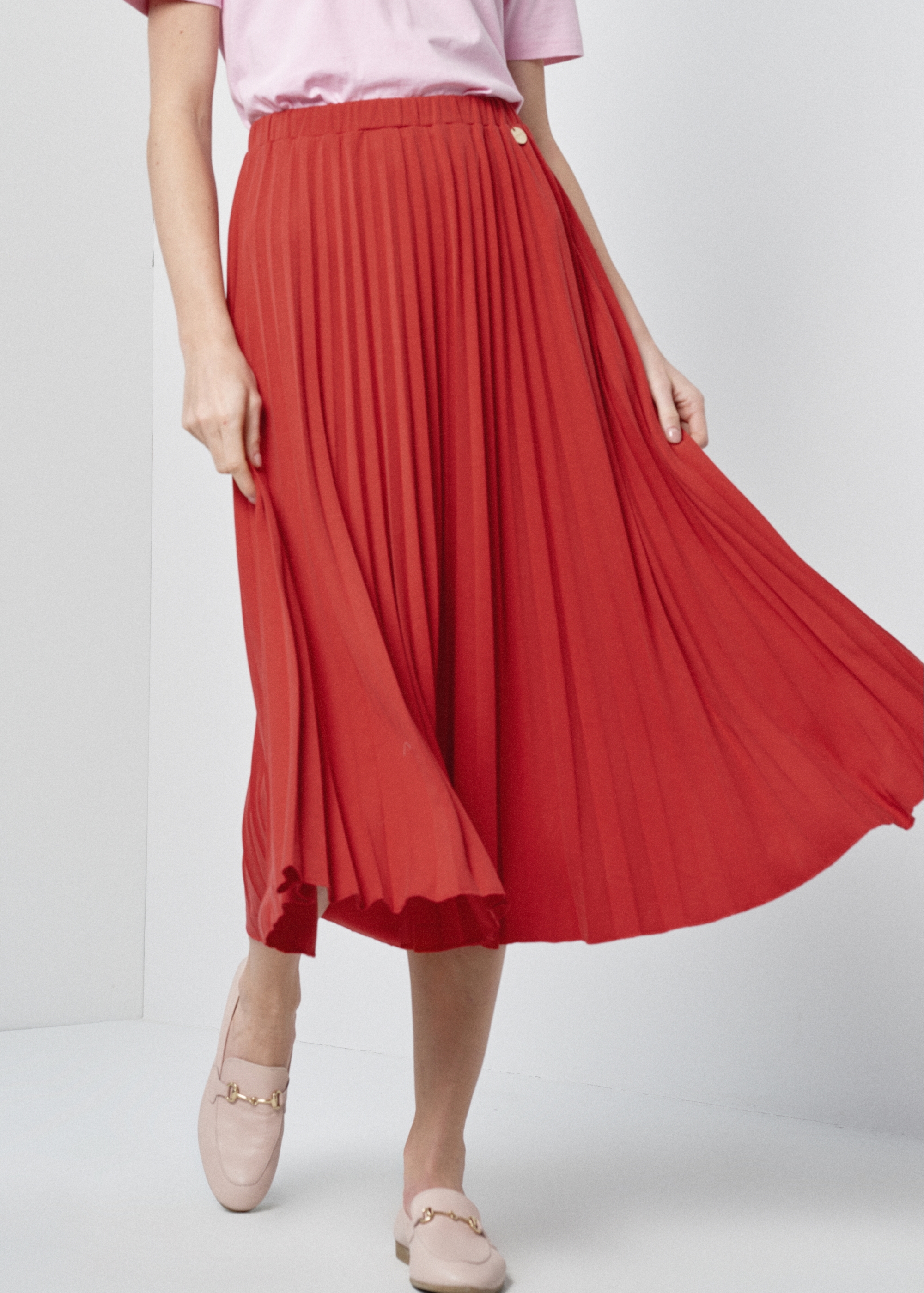 Long red pleated skirt SPCDT-0089-42(W24)-03