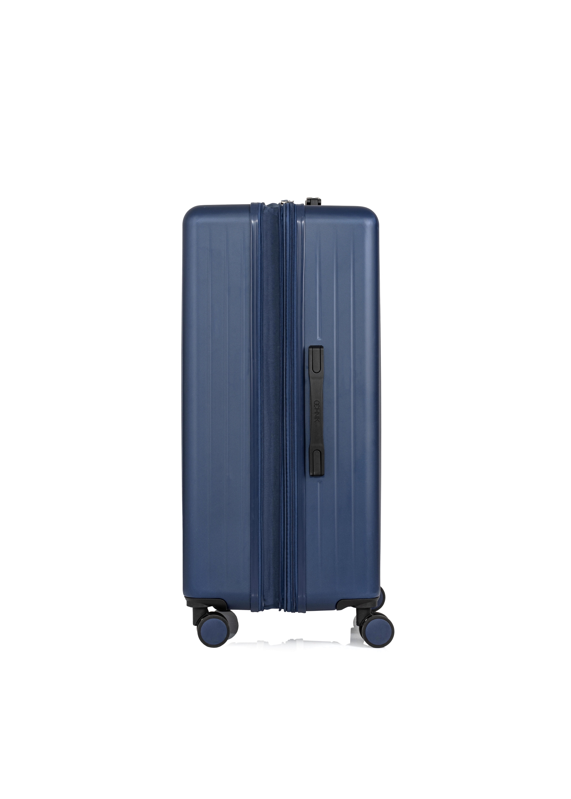 Large suitcase on wheels WALAB-0069-69-28(W24)-03