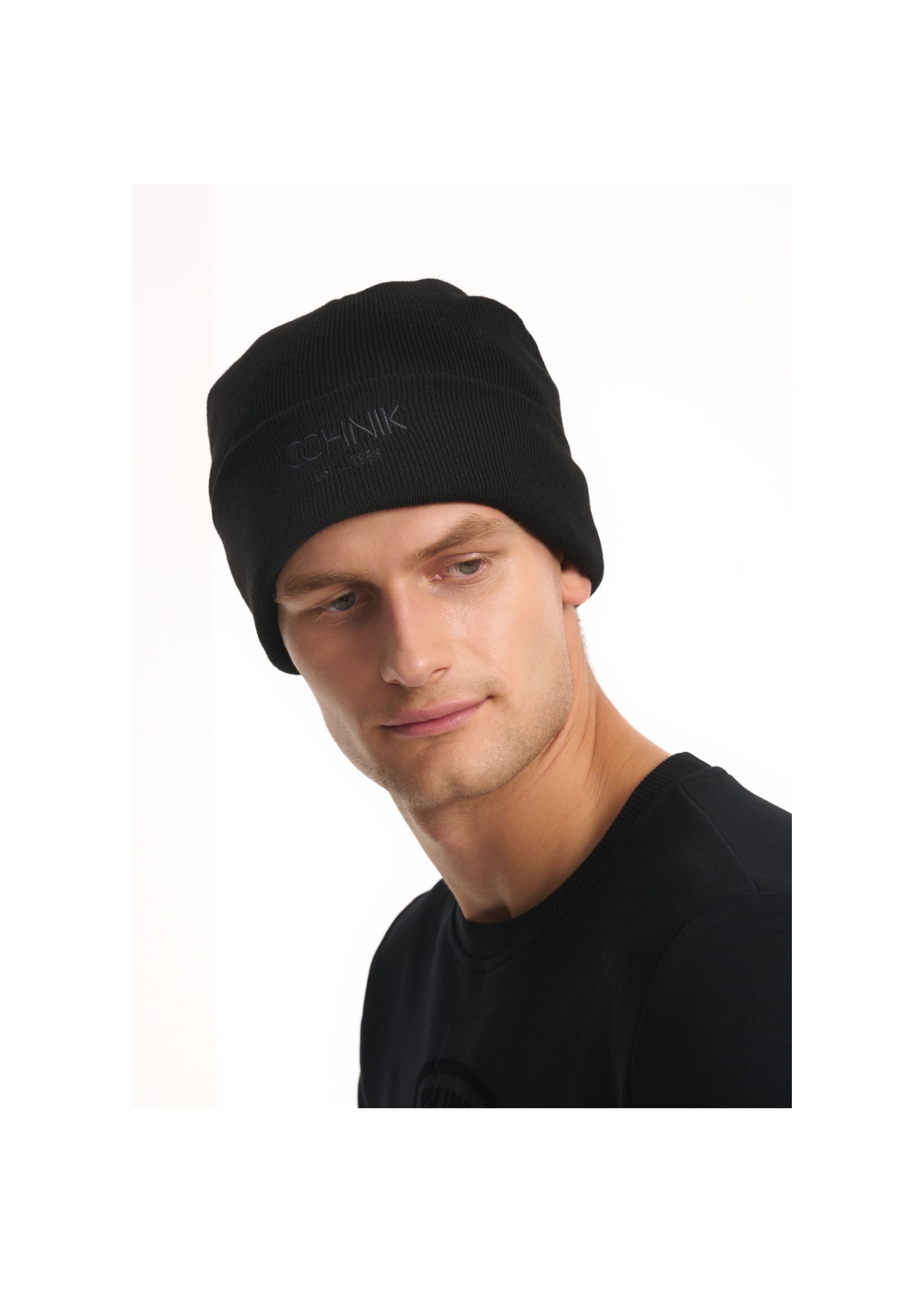 Men's black winter cap with logo OCHNIK CZAMT-0064A-99(Z24)-01