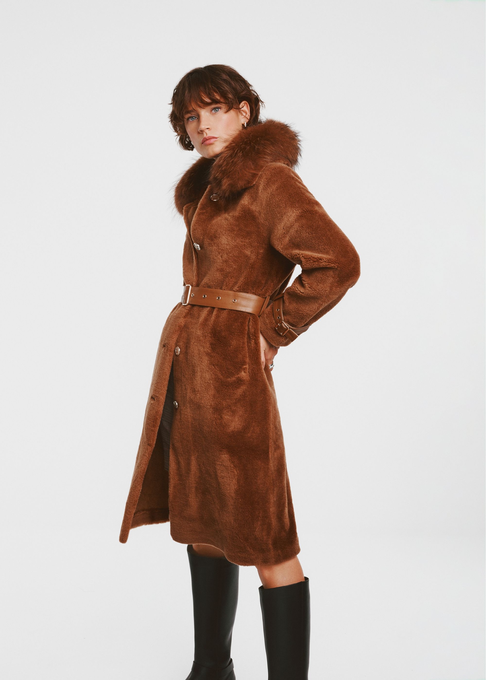 Long women's fur coat in camel color FUTDW-0031-24(Z24)-01