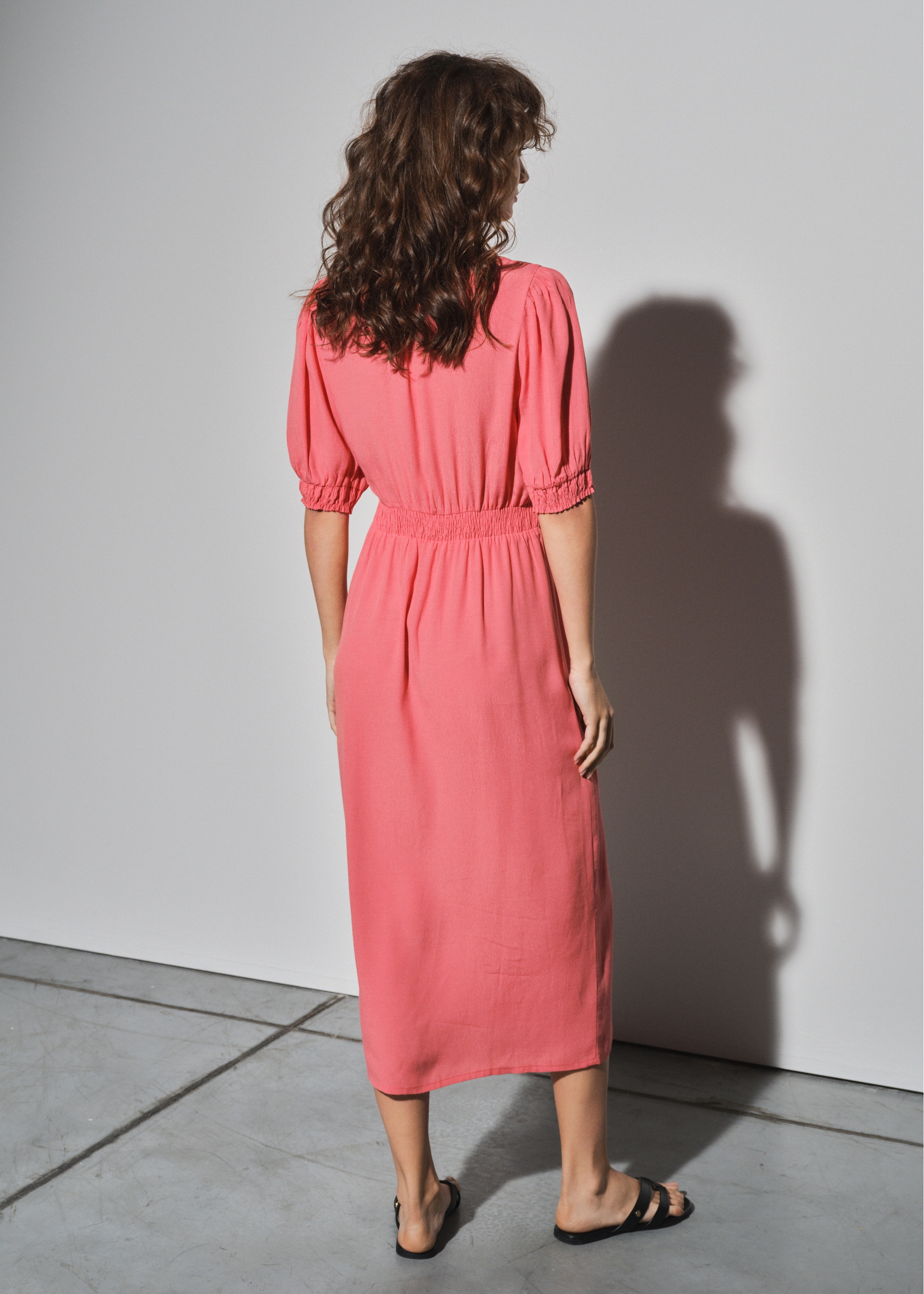 Pink dress with slit SUKDT-0153-31(W23)-02