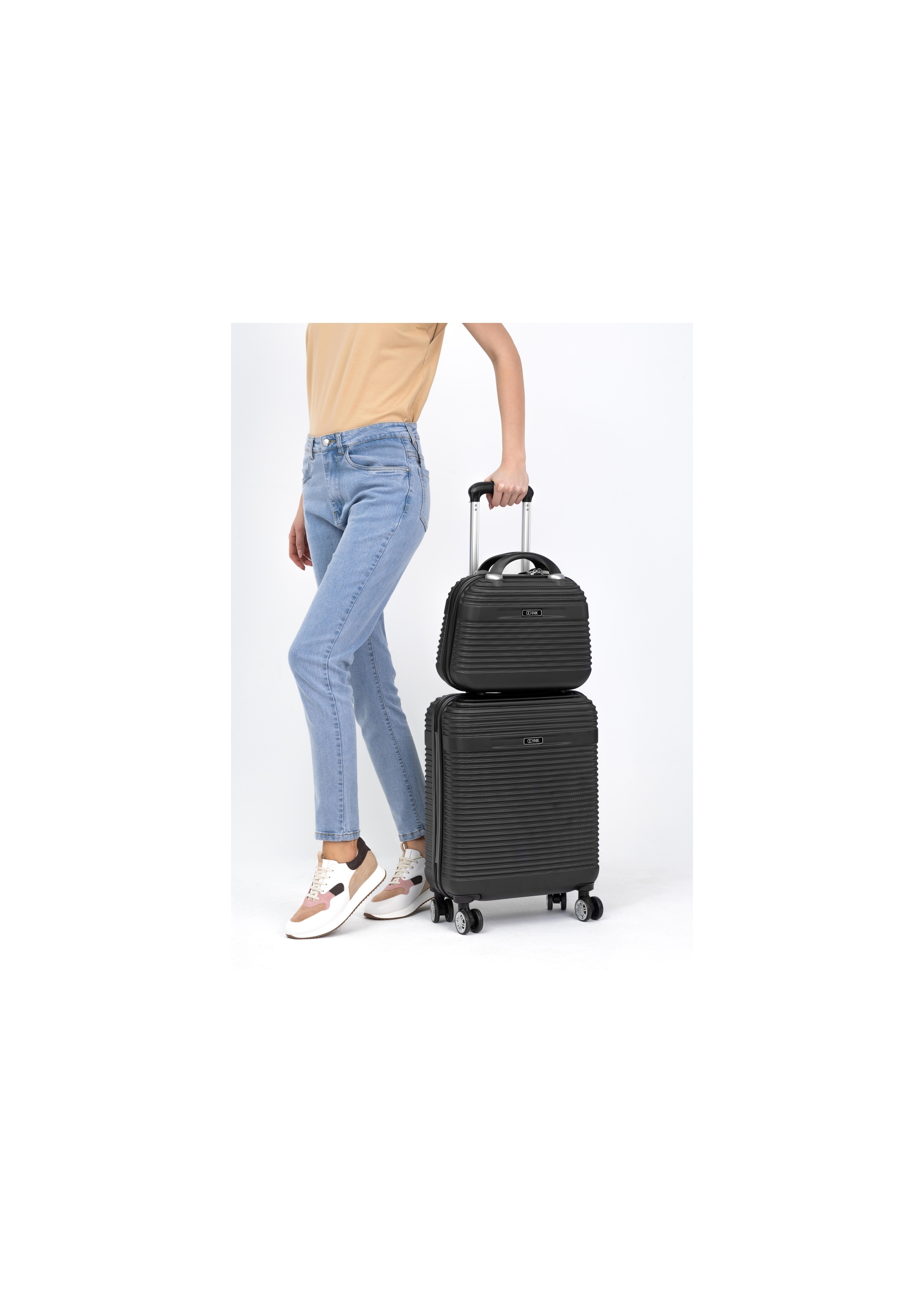 Small suitcase on wheels WALAB-0040-99-19(W24)-02