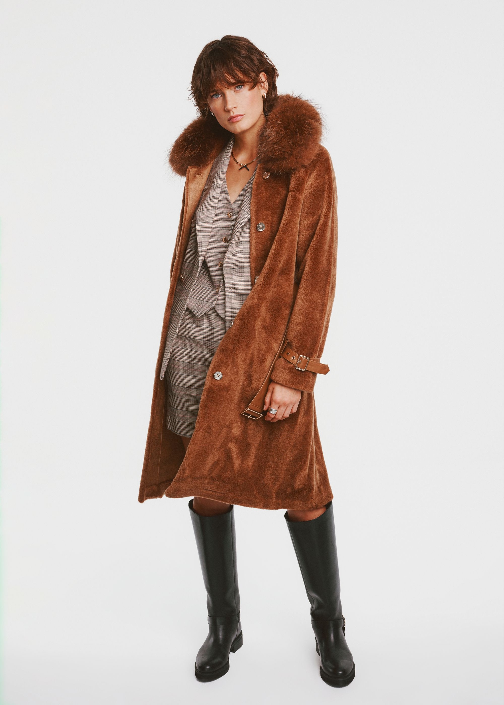 Long women's fur coat in camel color FUTDW-0031-24(Z24)-03