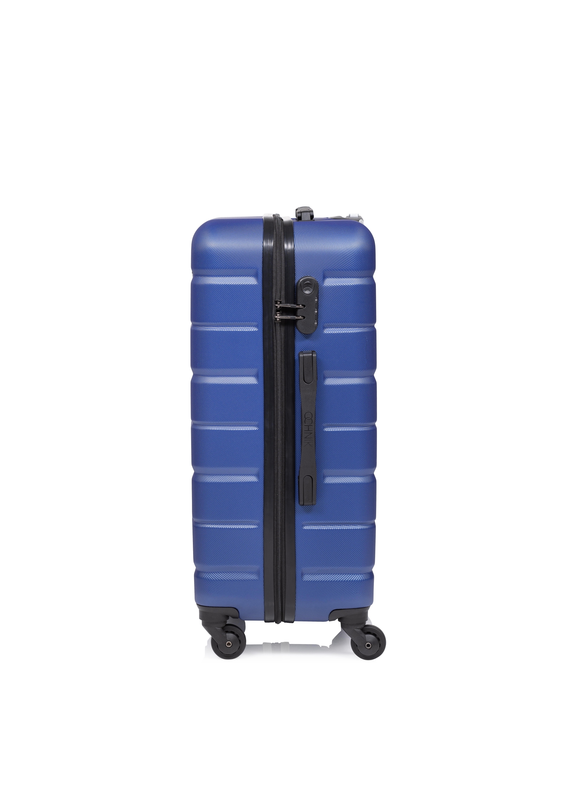 Medium suitcase on wheels WALAB-0067-69-24(W24)-02