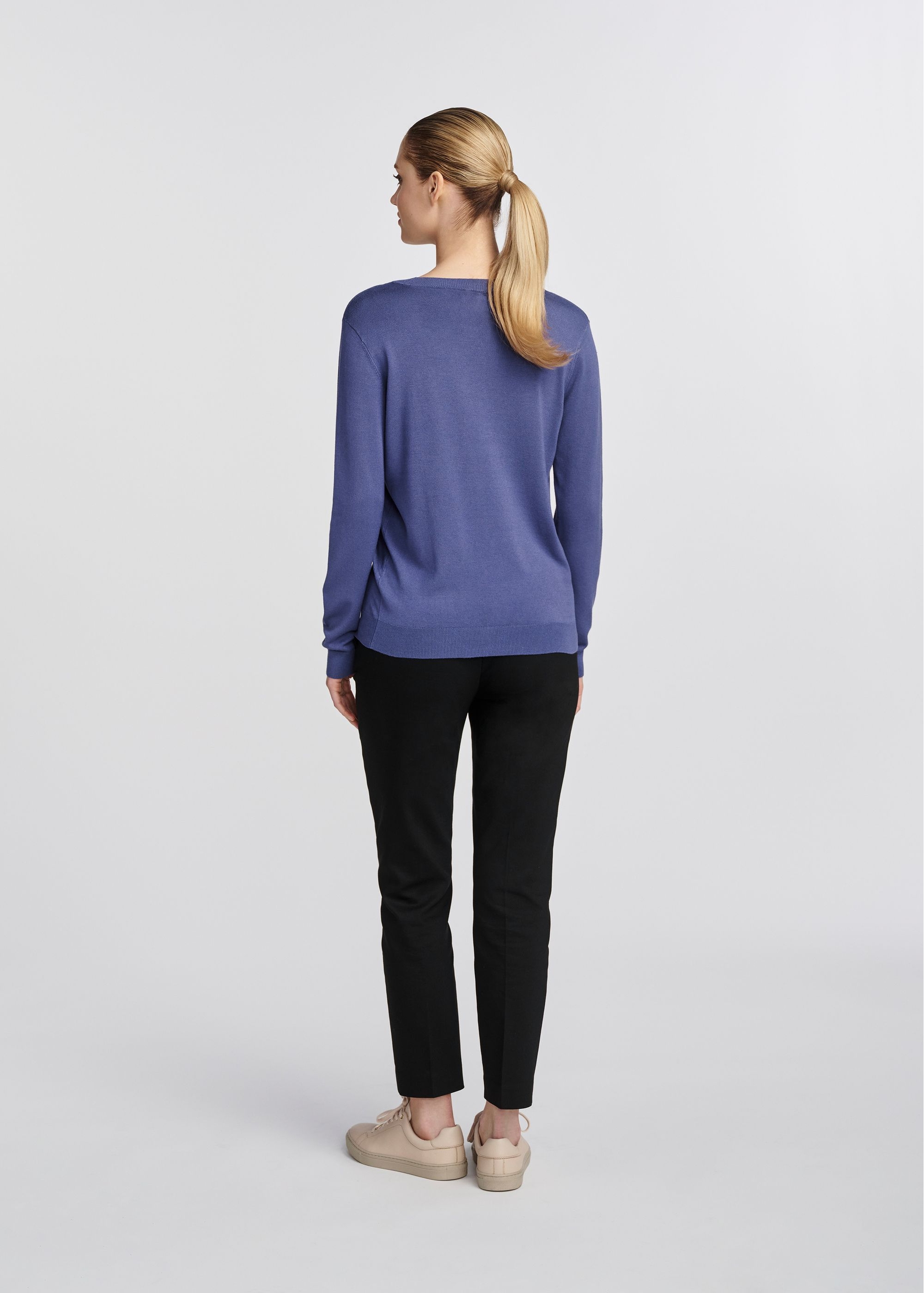 Blue women's V-neck sweater SWEDT-0201-61(W25)-02