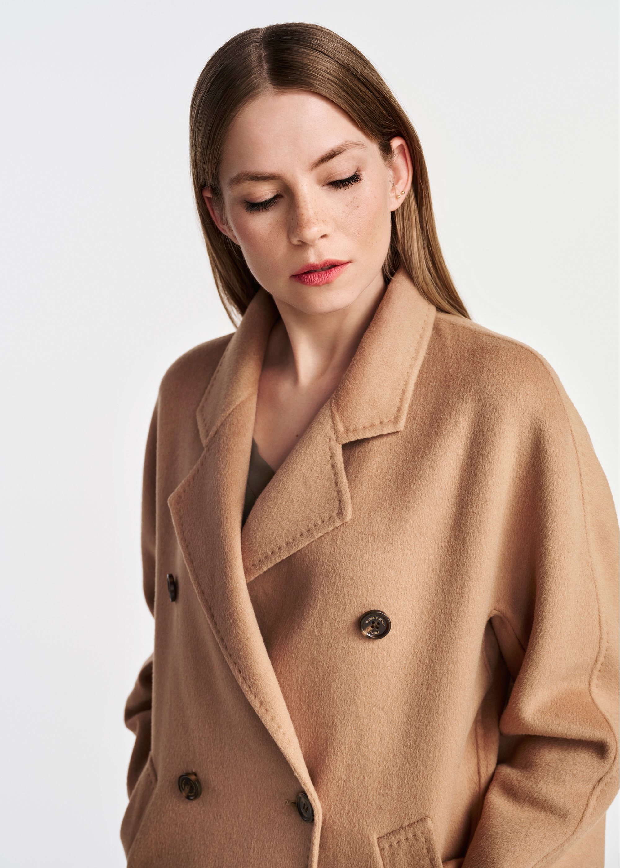 Short women's coat in camel color PLADT-0059-24(W25)-03