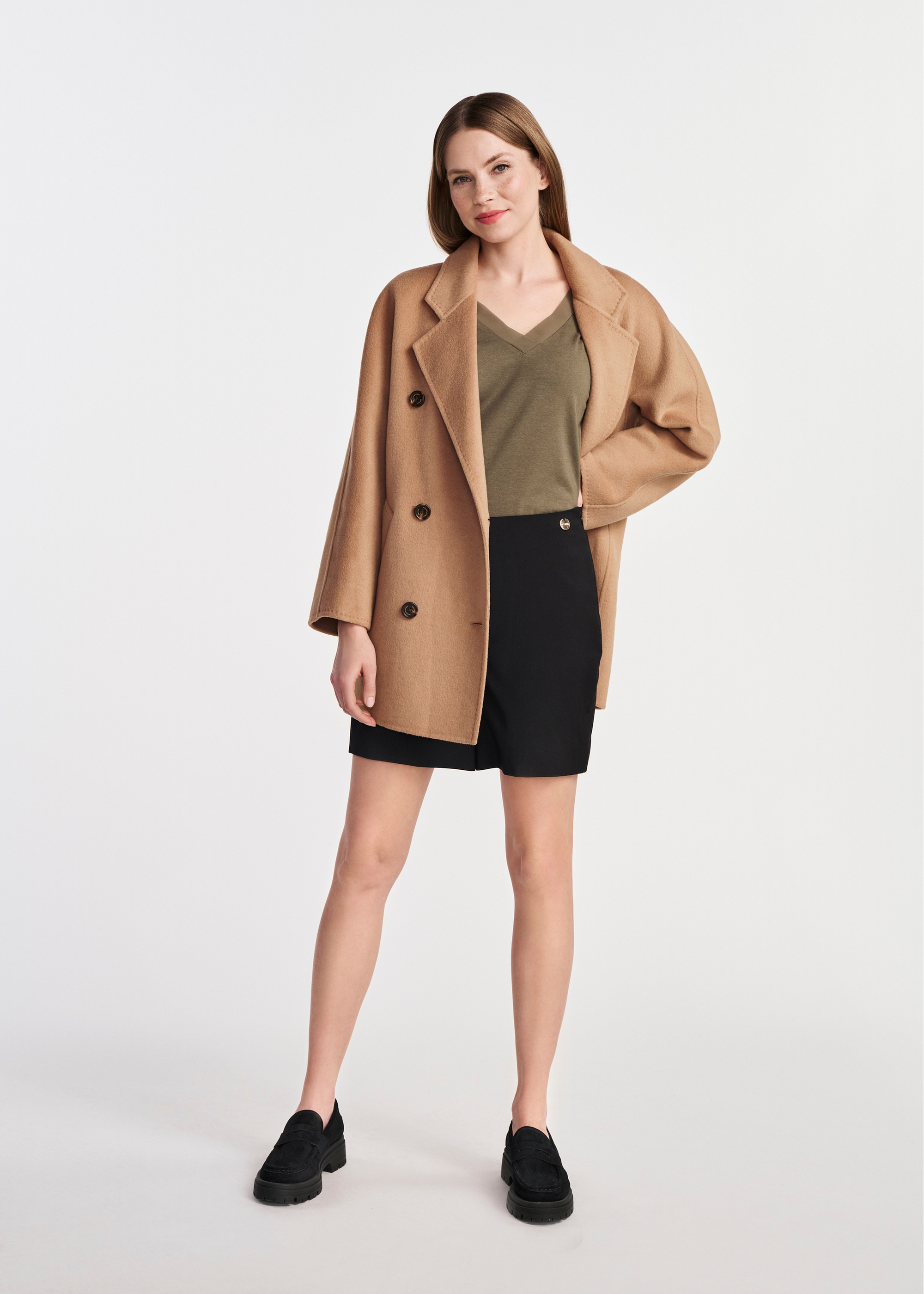 Short women's coat in camel color PLADT-0059-24(W25)-01