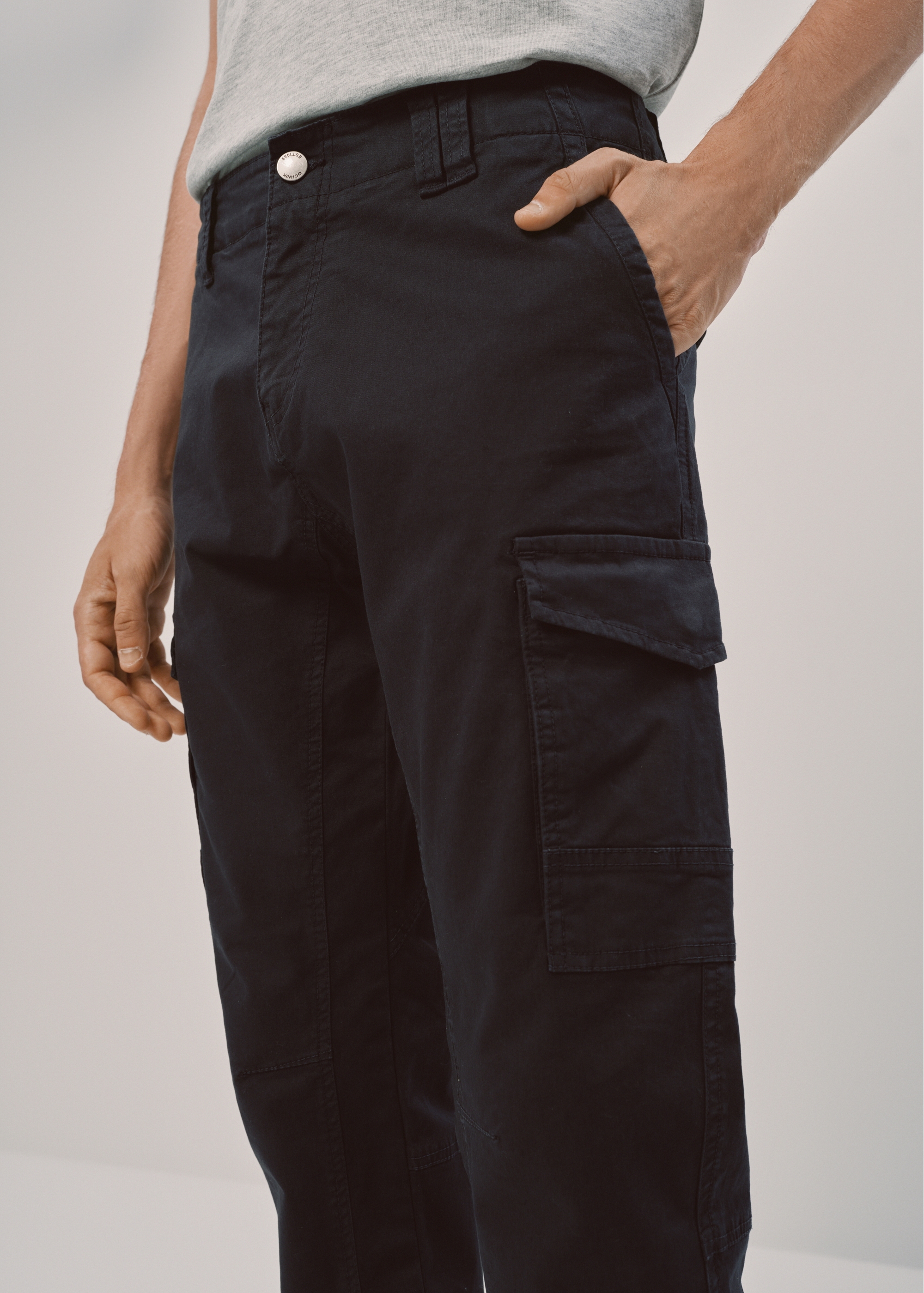 Navy blue men's cargo pants SPOMT-0091-69(Z23)-03