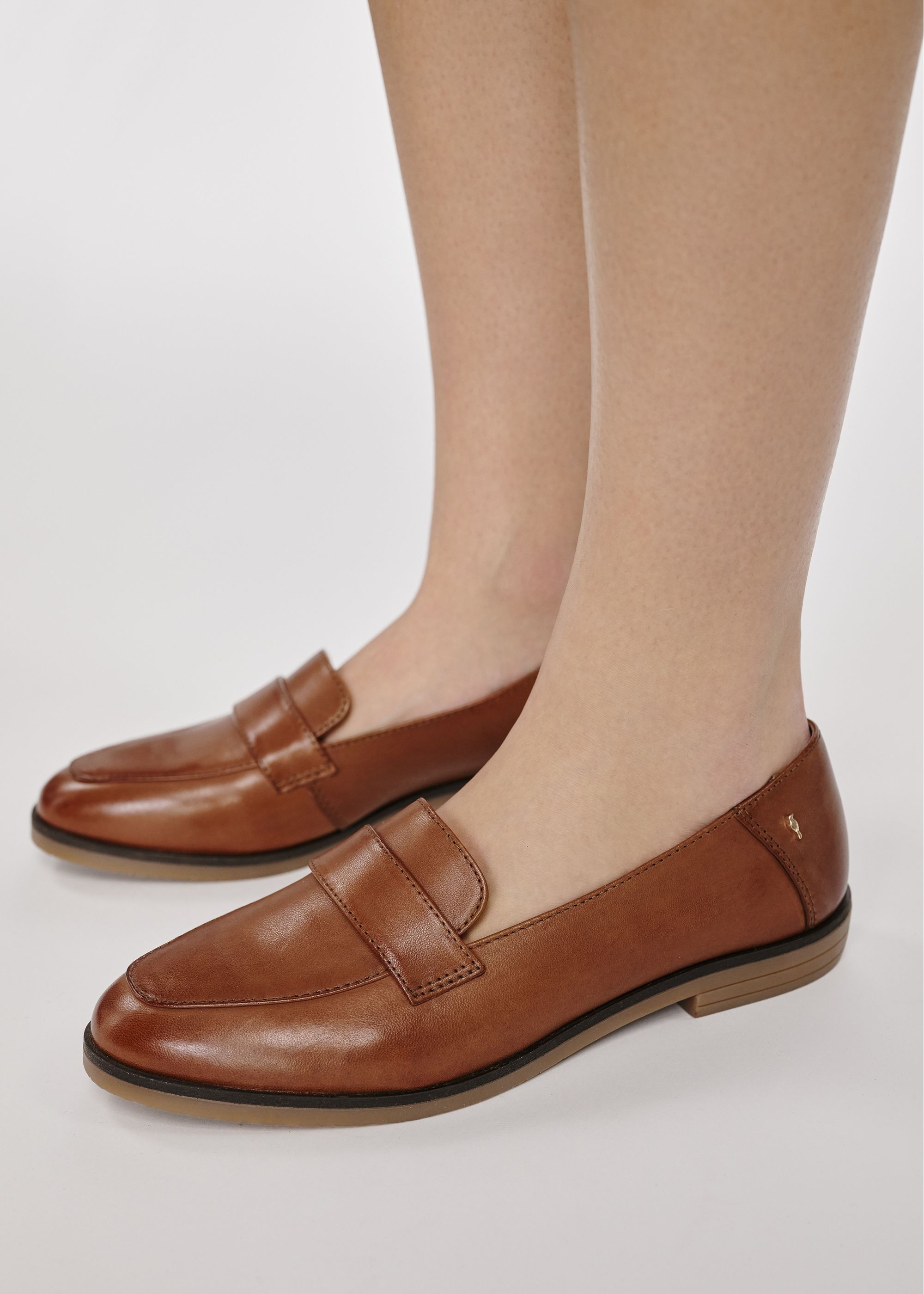 Women's leather loafers in camel color BUTYD-1067-24(W25)-07