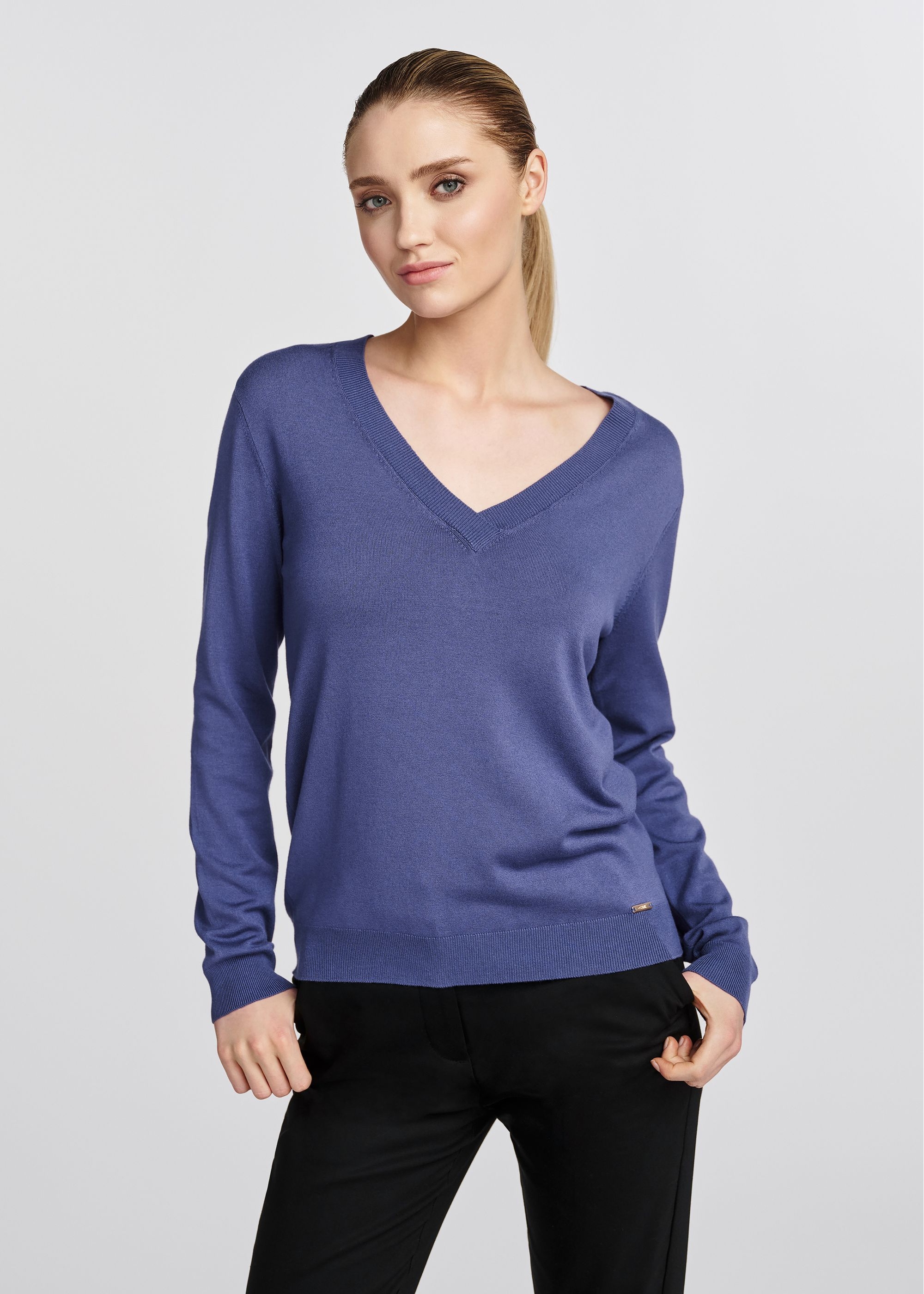 Blue women's V-neck sweater SWEDT-0201-61(W25)-01