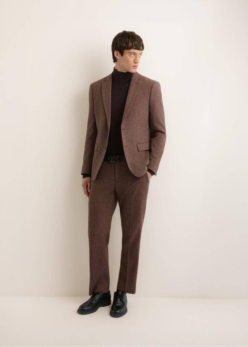 Brown elegant men's trousers with wool SPOMT-0123-1I(Z26), front view of the product on the model. The entire silhouette is visible.