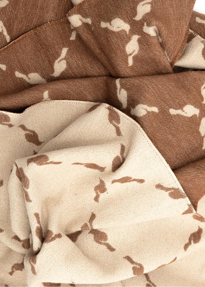 Double-sided women's scarf with monogram SZADT-0206-24(Z25)