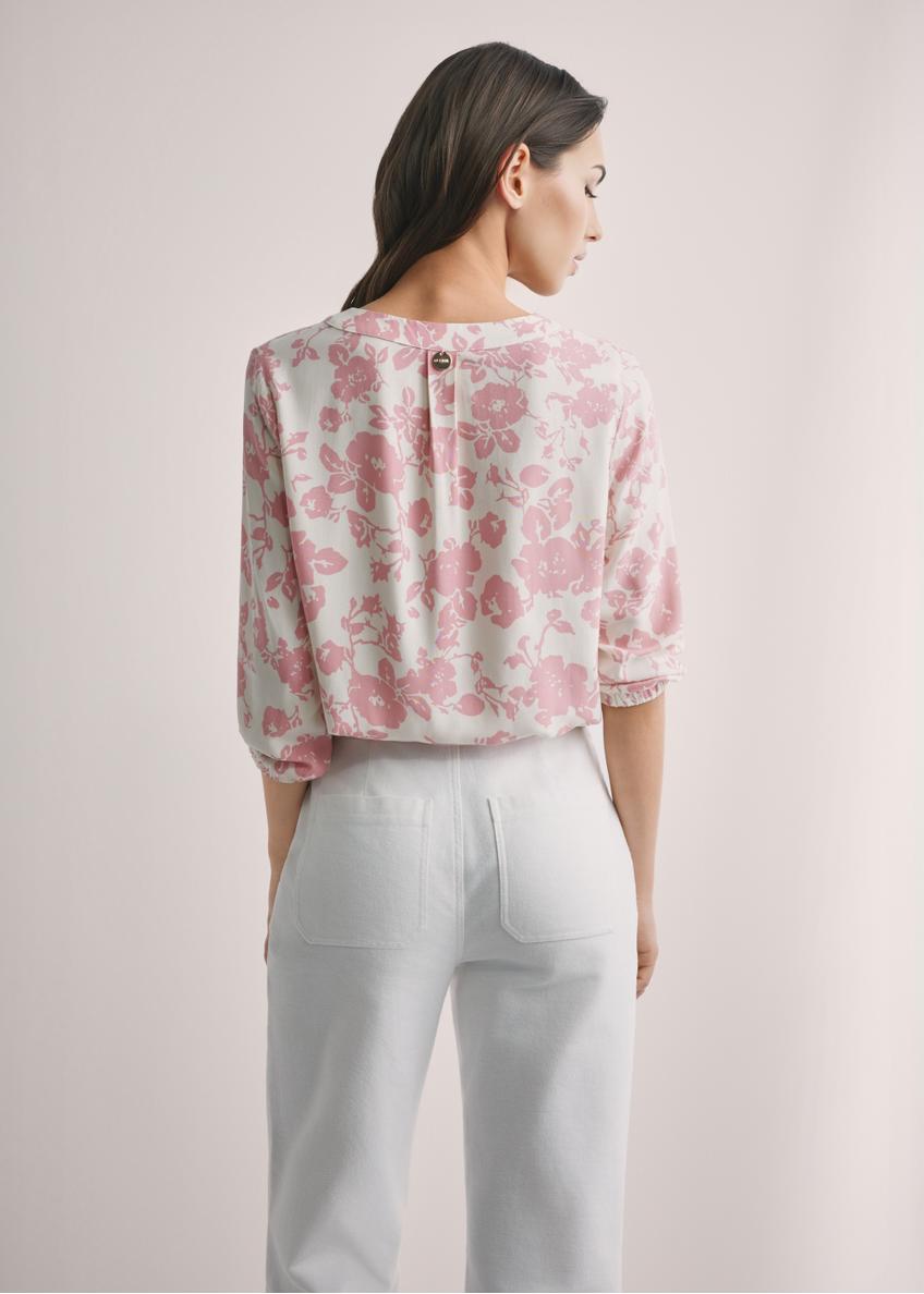 Women's blouse with pink flowers BLUDT-0172A-5P(W26)