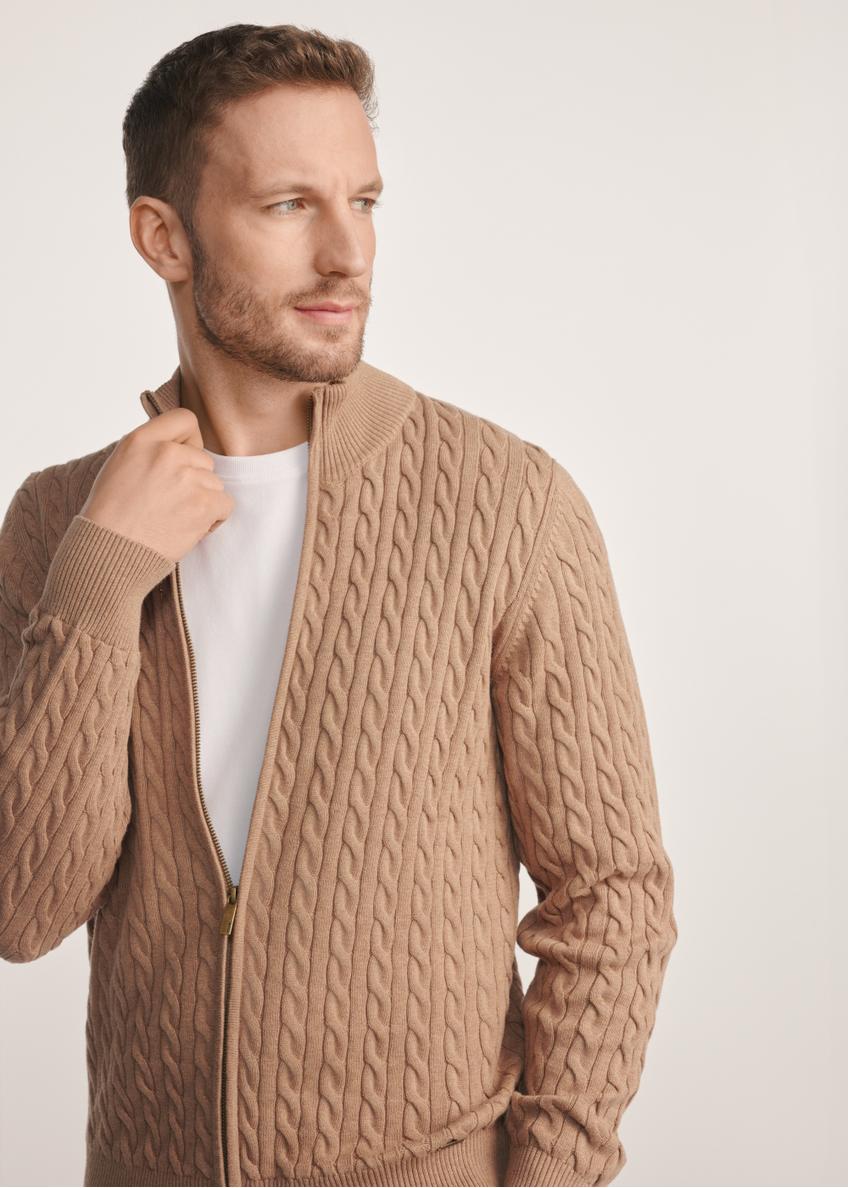 Men's zippered sweater in caramel color SWEMT-0169-24(Z25), product visible from the front on the model, half of the silhouette visible.