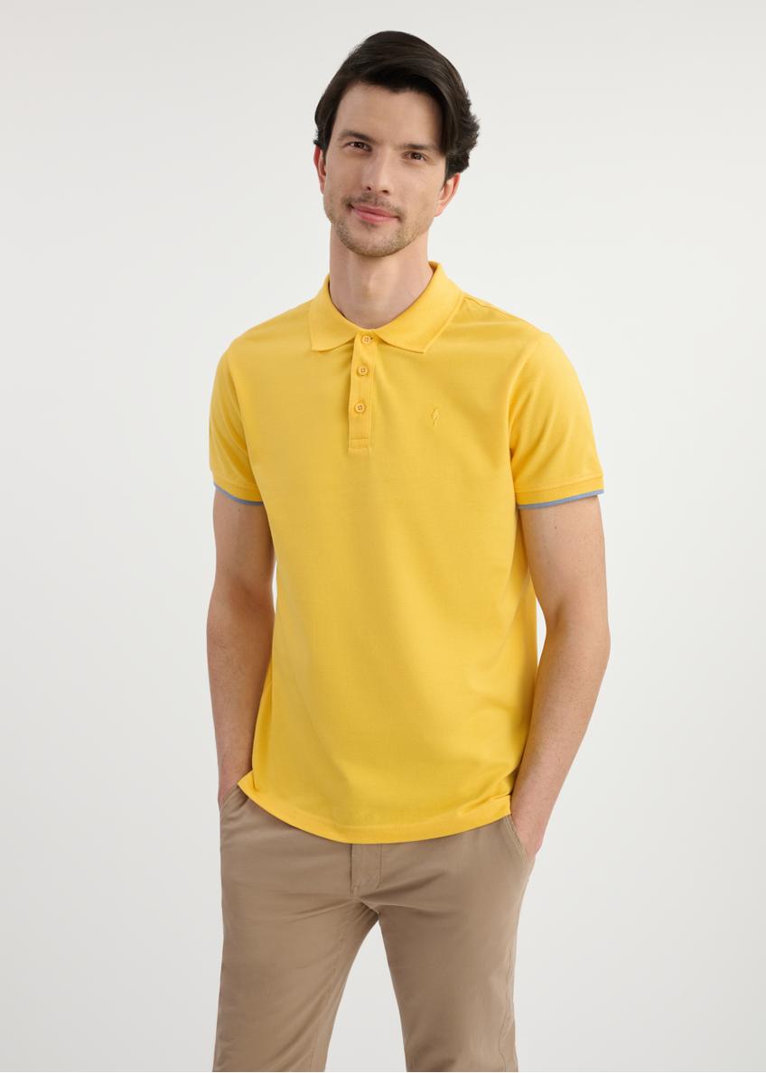 Yellow cotton polo shirt POLMT-0045B-22(W25) - front view on model on white background. Half of the silhouette visible.