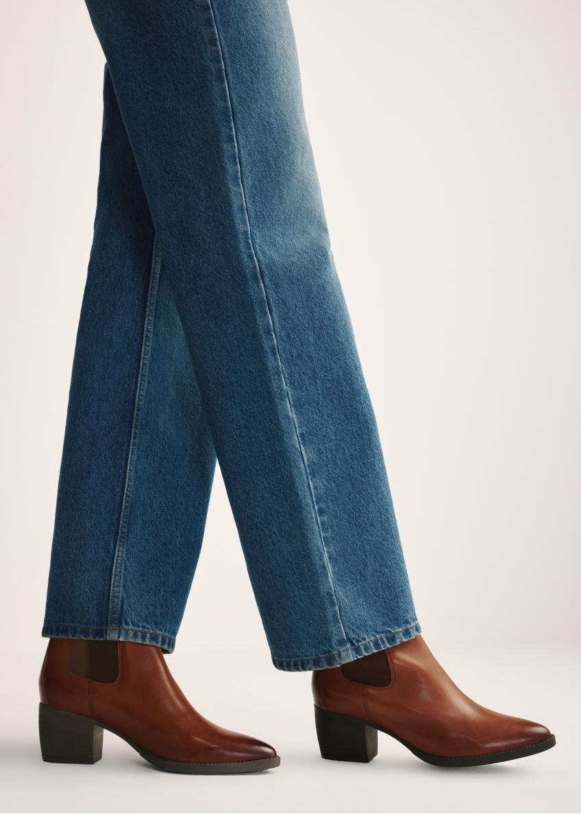 Women's leather Chelsea boots with a block heel BUTYD-1184-87(Z25), view of the product on the model's feet against a light background.