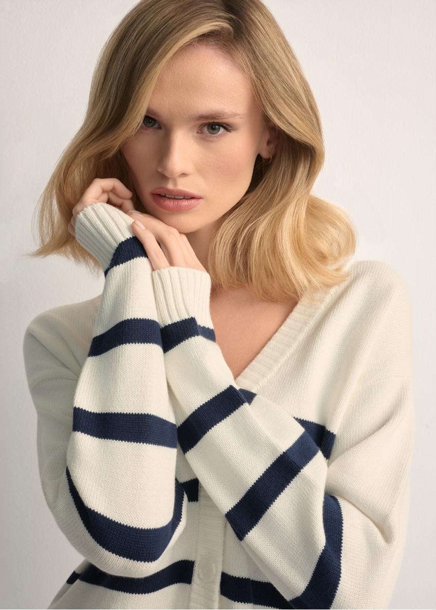Cream women's striped cardigan KARDT-0060-0P(W26), close-up of the product detail on the model.