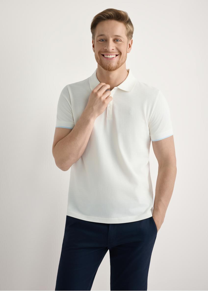 Cream cotton polo shirt POLMT-0045B-0B(W26), front view of the product on the model. Half of the silhouette visible.