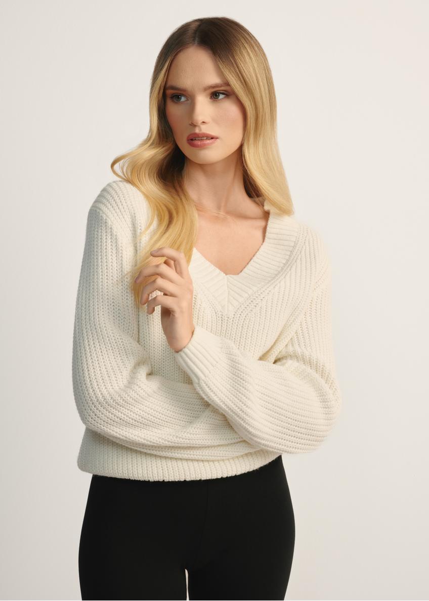 Cream women's V-neck sweater SWEDT-0162-12(Z25), product view from the front on the model, half of the silhouette visible.