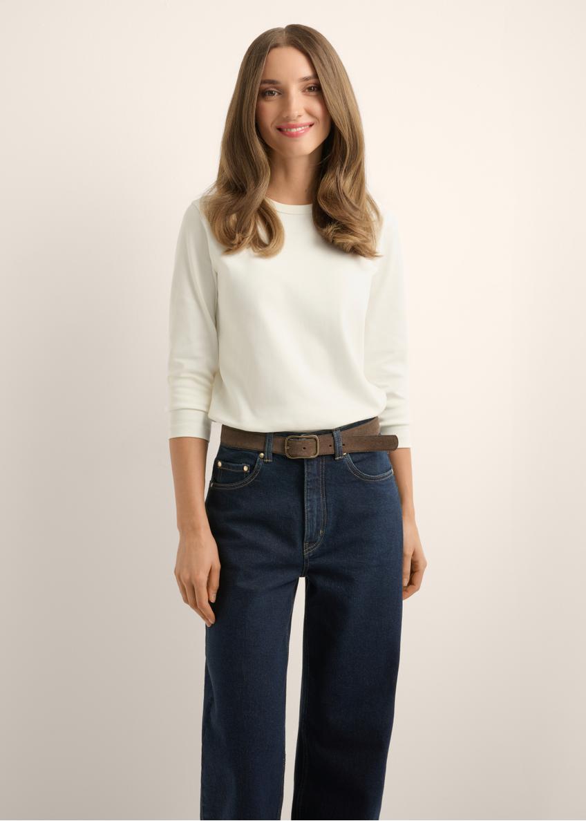 Women's cream cotton longsleeve LSLDT-0052-0B(Z26), front view of the product on the model. Half of the silhouette visible.