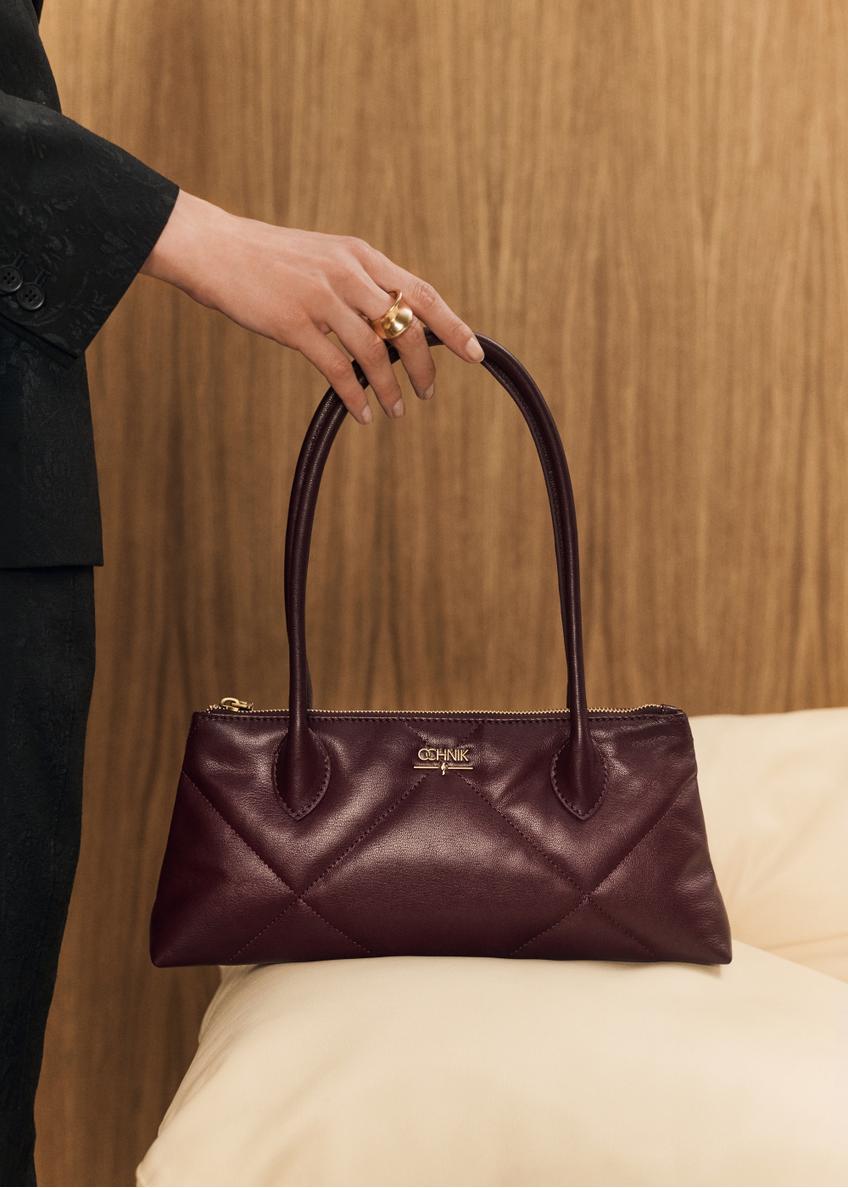 Burgundy, trapezoidal women's handbag with decorative stitching TORES-1363-4D(Z26)