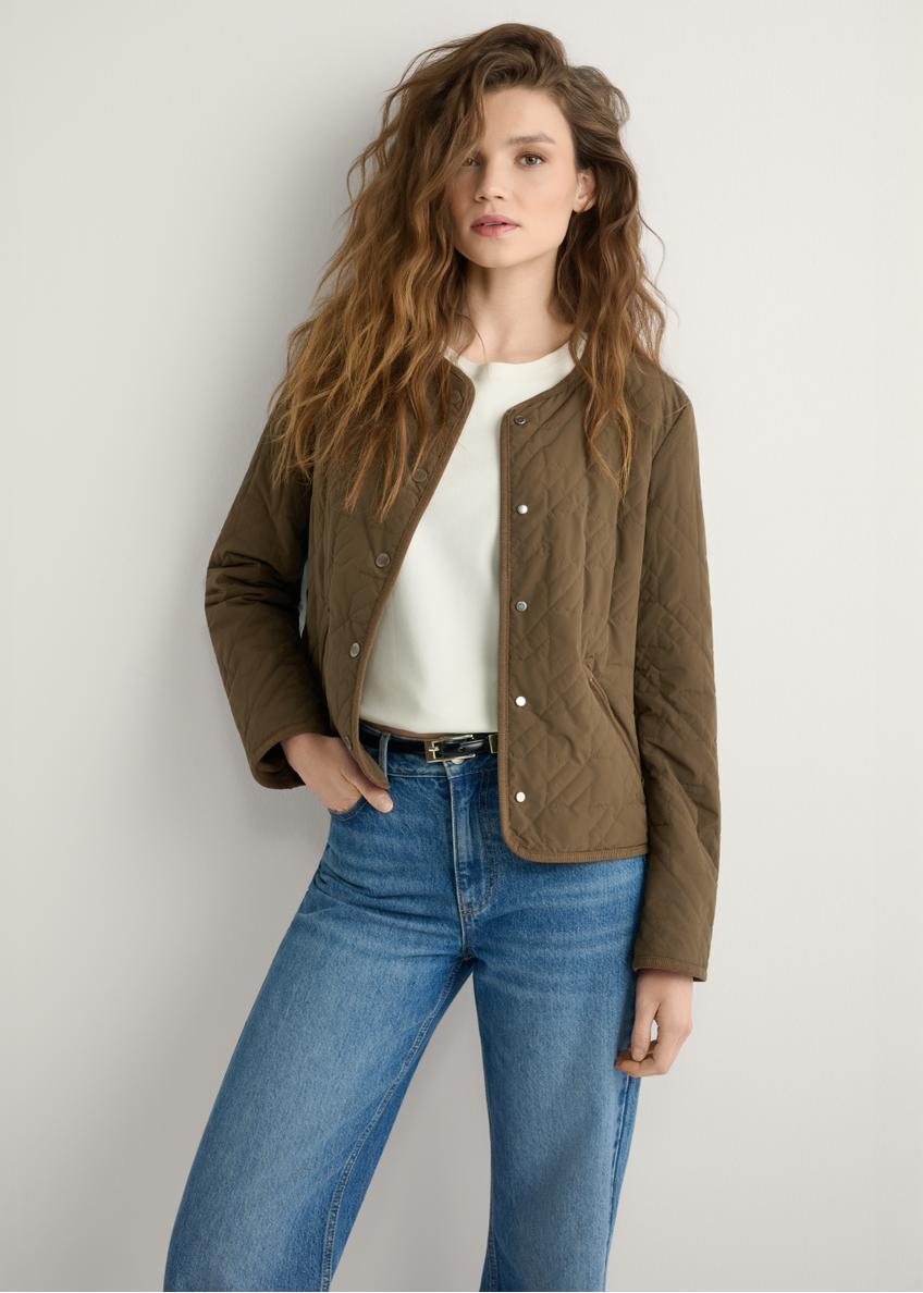 Women's brown quilted jacket KURDT-0620-1H(W26), front view of the product on the model. Half of the silhouette visible.