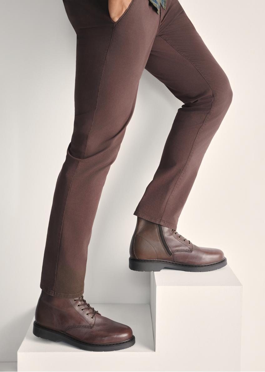 Men's brown leather ankle boots BUTYM-0517-89(Z25) - side view of the product on a white background. Half of the silhouette visible.