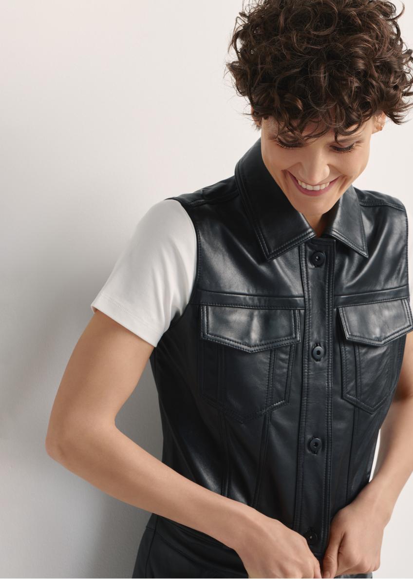 Women's leather vest KAMDS-0011-5491(Z25), close-up of the product detail on the model.